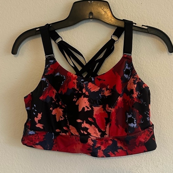 Livi by lane Bryant Plus Size Black Red Floral No Wire Sports Bra size 14 - Picture 1 of 6